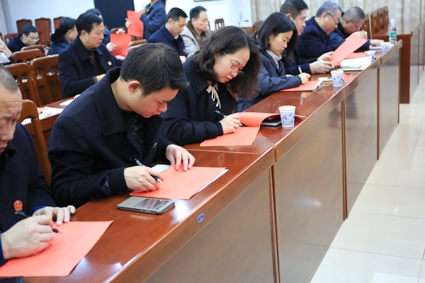宜昌中院重点工作接受考核3.jpg